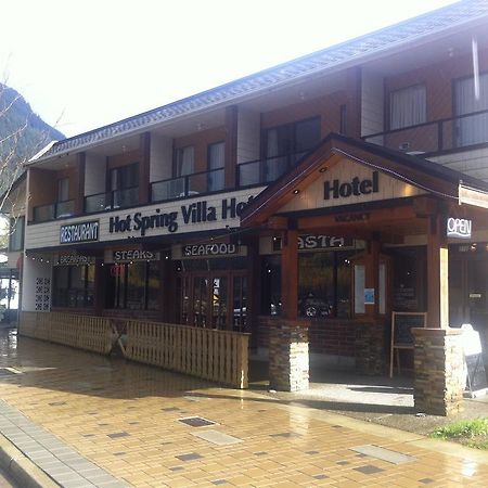 Spring Villa Hotel Harrison Hot Springs Exterior foto