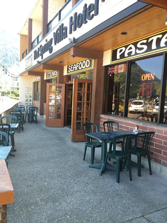 Spring Villa Hotel Harrison Hot Springs Exterior foto