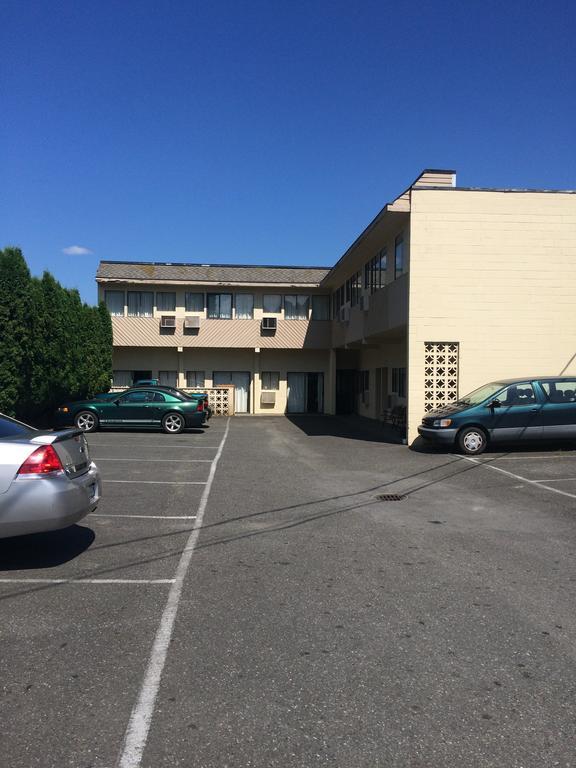 Spring Villa Hotel Harrison Hot Springs Exterior foto