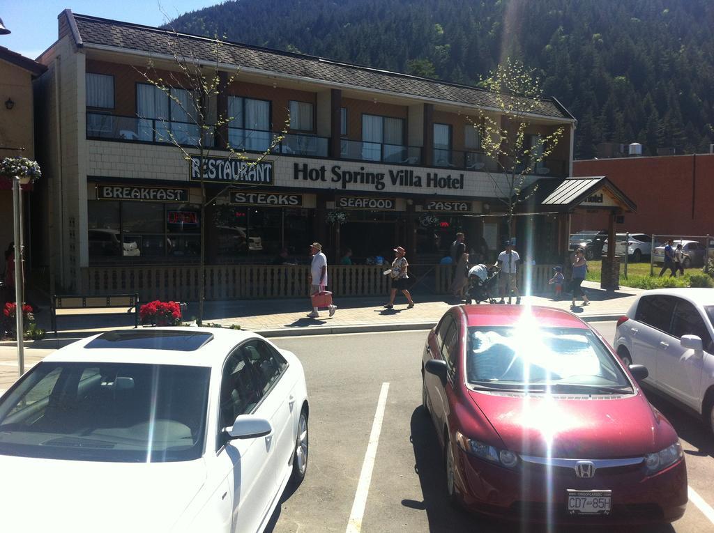 Spring Villa Hotel Harrison Hot Springs Exterior foto