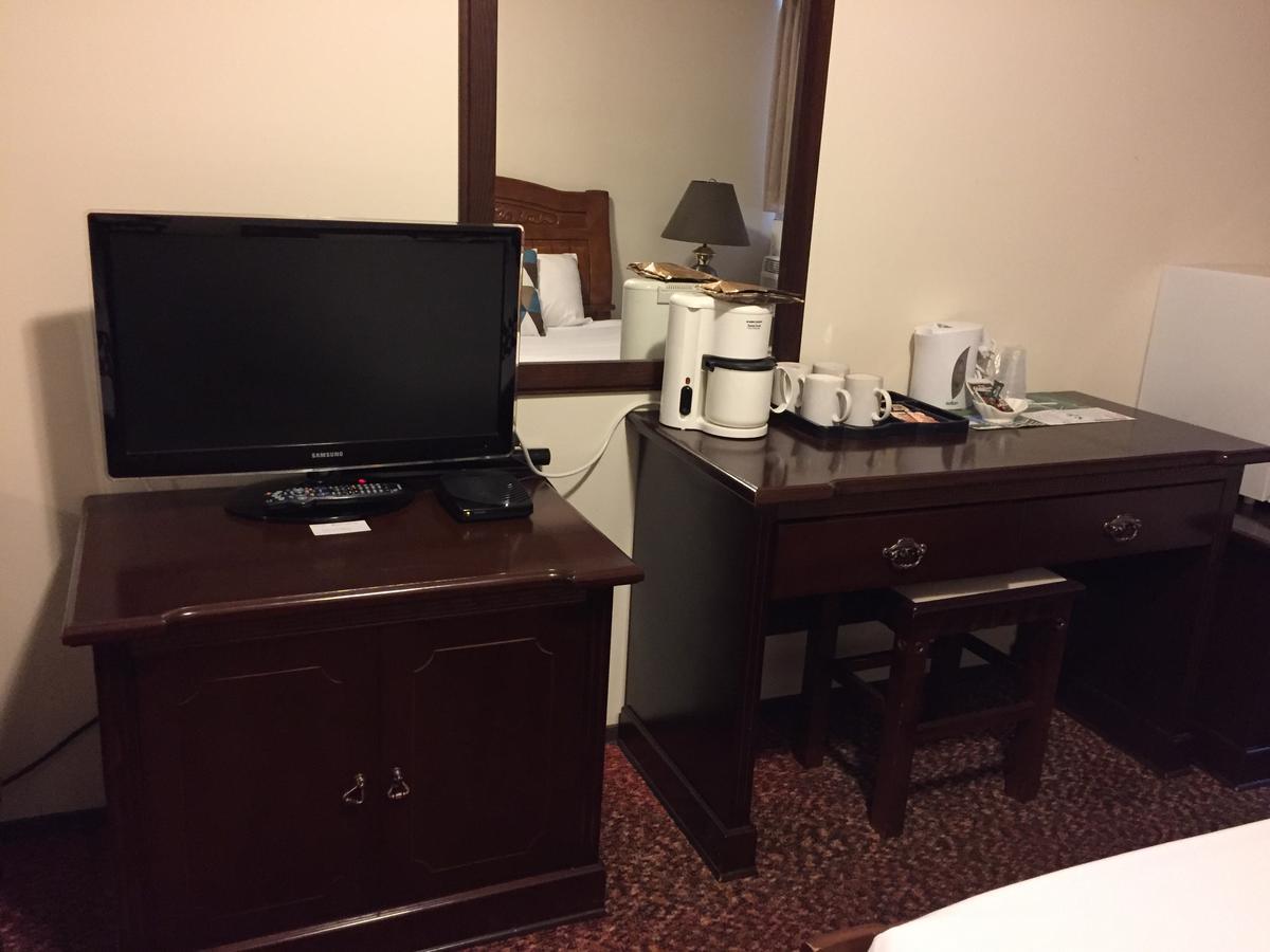Spring Villa Hotel Harrison Hot Springs Exterior foto