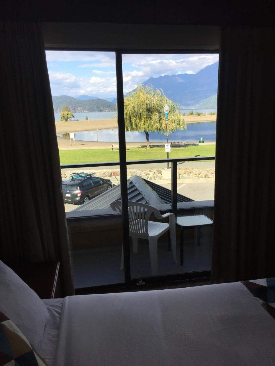 Spring Villa Hotel Harrison Hot Springs Exterior foto